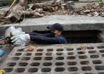 Limpian tragantes y descopan árboles en colonias de San Salvador para evitar afectaciones por lluvias