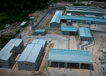 Gobierno de Honduras intenta retomar control en cárceles 