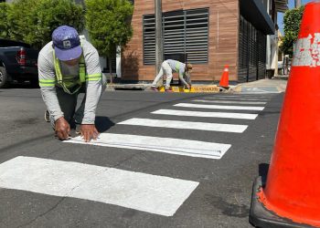 Obras Públicas invertirá $5 millones para implementar un proyecto de señalización vial en El Salvador