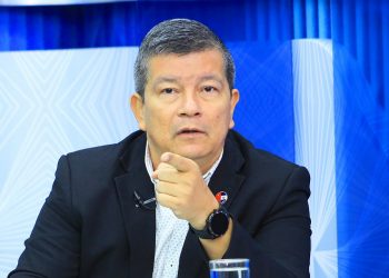 División en el FMLN por candidatura presidencial