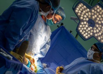 Hospital San Rafael desarrolla jornada de cirugías de rodilla y cadera