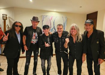 Integrantes de Scorpions participan de una cena especial en la casa del embajador de Alemania en El Salvador