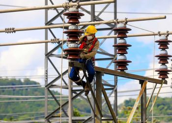 Precio de la energía eléctrica se reduce un 4.31 % en este trimestre en El Salvador