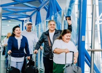 Air Transat sigue transportando pasajeros de Canadá hacia El Salvador