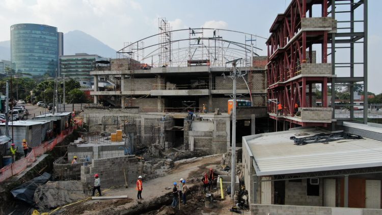 Desarrollo. El mercado Escalón producirá más desarrollo y fuentes de empleo a esta zona de la capital. Foto: Diario El Salvador / Diego García.