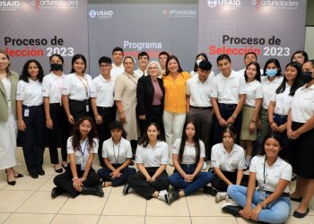 FGK y USAID ofrecen 360 becas estudiantiles mediante el Programa Oportunidades