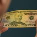 ¿Sabes cómo identificar un billete falso de cualquier denominación?