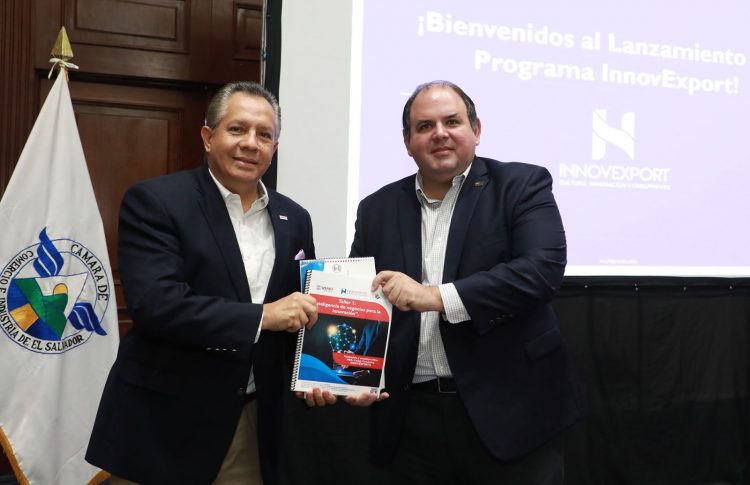 En el lanzamiento de la tercera edición del programa participaron representantes de Camarasal y de USAID. Foto DES/ Diego García.