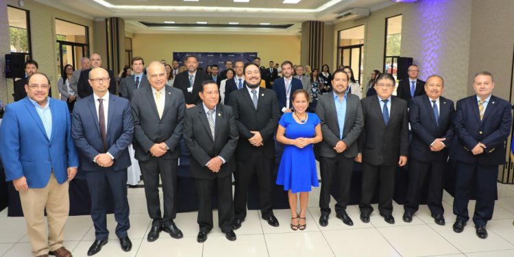 El evento fue inaugurado por autoridades del Gobierno y personeros de la Comisión Latinoamericana de Aviación. Foto / Edison González.