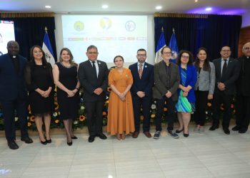 La Universidad Evangélica de El Salvador inaugura cumbre migratoria