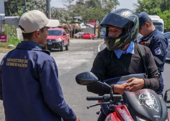 Desarrollan control vehicular en sector de riesgo por accidentes en San Pedro Perulapán, Cuscatlán