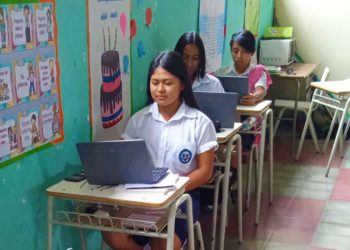 Instalan internet satelital Starlink en centro escolar de San Francisco Chinameca, La Paz