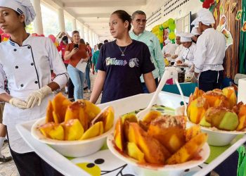 Desarrollan festival del mango y del jocote en Santa Ana