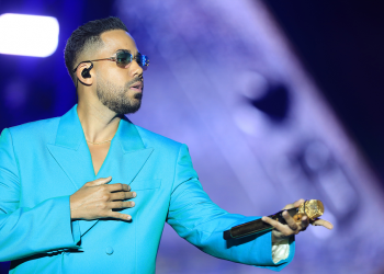 Romance, pasión y bachata en concierto de Romeo Santos