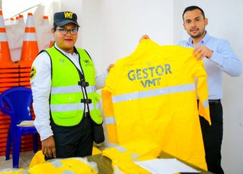 VMT entrega implementos de seguridad a gestores de tráfico previo a época de lluvias