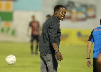 Chochera Castillo es candidato para reemplazar a Octavio Zambrano en el banquillo de FAS