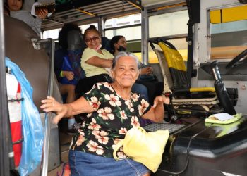 Fotográfica | Salvadoreños se trasladan en buses alegres del ISTU a disfrutar de los parques turísticos nacionales