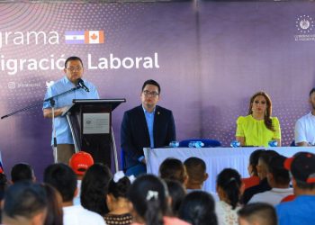 Nuevo contingente de salvadoreños es enviado a Canadá como parte del programa Migración Laboral
