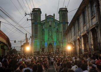 Orquesta Sinfónica de la Alcaldía de San Salvador brinda concierto frente a la Iglesia El Calvario