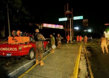 Soldados apoyaron en labores de emergencia suscitados anoche por lluvias