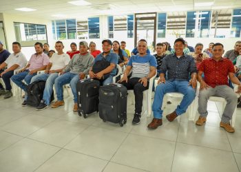 Nuevo contingente de trabajadores salvadoreños viajará a Canadá el lunes