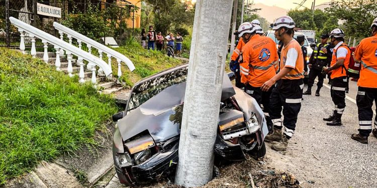 Accidente De Tránsito En Carretera A Comalapa Deja Un Lesionado ...