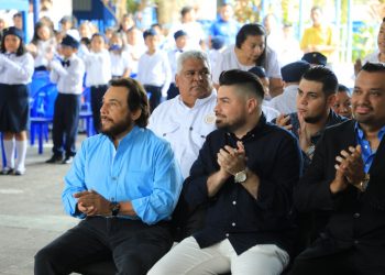 Autoridades visitan complejo educativo y CUBO en zona anteriormente dominada por pandillas en Apopa