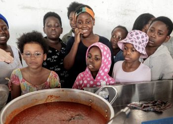 «Se ha evitado la hambruna», la ONU recauda $2,400 millones para el Cuerno de África