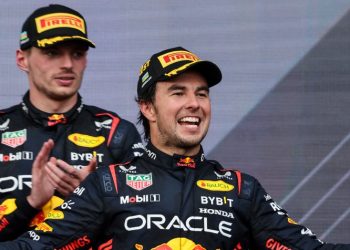 El jefe de Red Bull quiere evitar «paranoia» en rivalidad entre Verstappen y Pérez