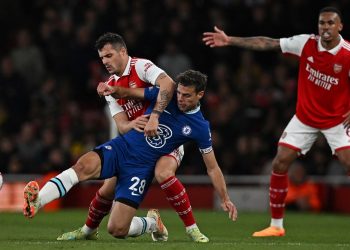 Arsenal gana derbi ante el Chelsea y recupera el liderato en la Premier