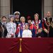 Los diseñadores británicos marcaron la moda en la coronación de Carlos III