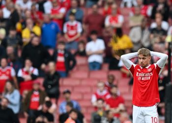 Arsenal se derrumba y sirve en bandeja el título al Manchester City