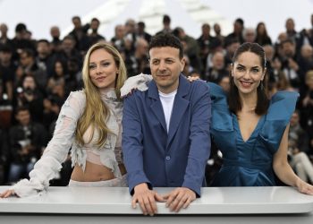 Cineasta mexicano presenta en Cannes un cóctel de violencia, redes sociales y fama en México