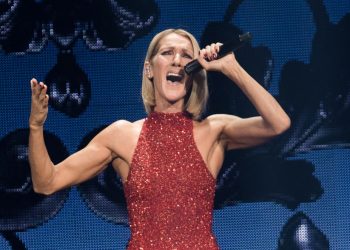Céline Dion anula sus conciertos hasta abril de 2024 por motivos de salud