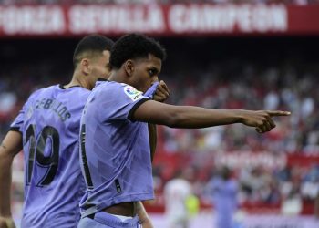 Real Madrid gana 2-1 en Sevilla con doblete de Rodrygo Goes