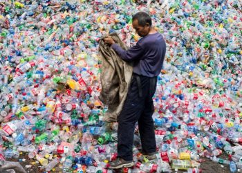 Una reunión de 175 países en París busca un tratado contra la contaminación por plástico