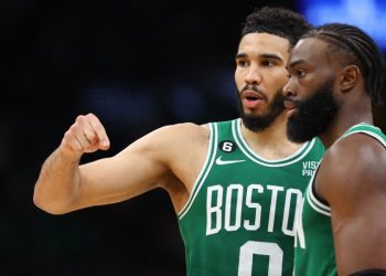 Celtics dan otro paso más al vencer a los Heat con paliza de 110-97