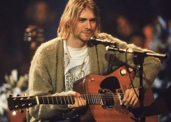 Una guitarra destrozada por Kurt Cobain será subastada en EE. UU.