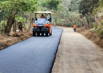 Pavimentación de calle en Tierra Blanca tiene un avance del 42 %