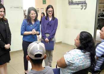 Delegada de USAID conoce beneficios de programa laboral