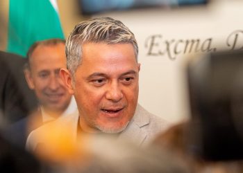 «Aún no termina de llegar la luz. Creo que encerrarme no es buena idea»: Alejandro Sanz