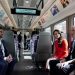 Príncipes de Gales toman el metro para ir al pub antes de la coronación