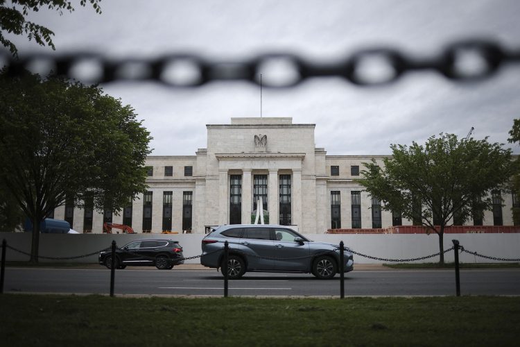 La Reserva Federal ya tiene adquirida una gran deuda como para poder salvar al Gobierno.