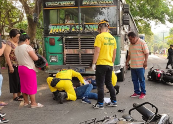 Motociclistas resultan con lesiones tras accidentarte en la carretera Troncal del Norte