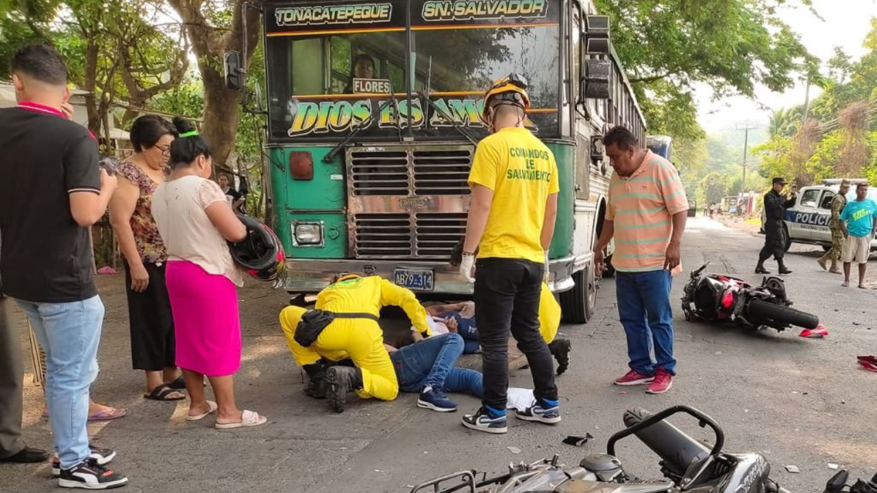 Motociclistas resultan con lesiones tras accidentarte en la carretera  Troncal del Norte – Diario El Salvador