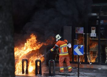 Sindicatos de Francia convocan a nuevas protestas