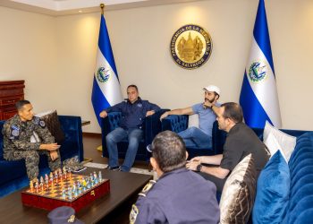 Presidente Nayib Bukele sostiene reunión con gabinete de Seguridad para continuar combate contra las pandillas
