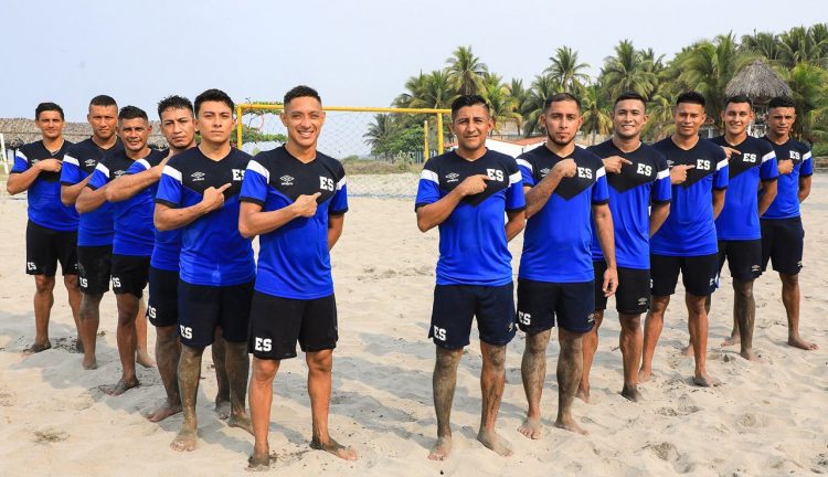La Azul playera de El Salvador disputá torneo en Semana Santa. Foto: DES.