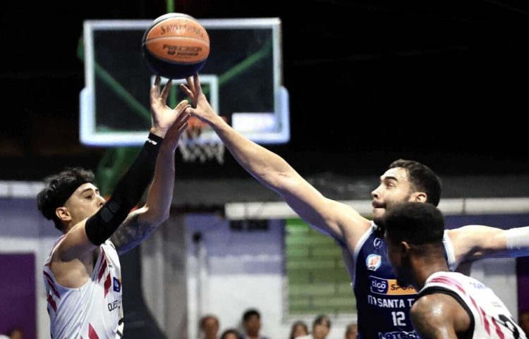 El Quezaltepeque derrotó a Santa Tecla 63-44 y forzó un quinto juego, para definir al ganador de la serie y rival de Cojute en la gran final de la Liga Mayor de Baloncesto. Foto/INDES
