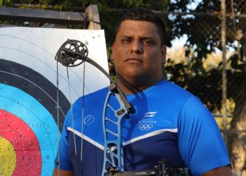 Roberto Hernández, el abanderado del oro en tiro con arco salvadoreño